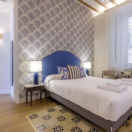 Palacio Vegafuente By Caleta Homes * Málaga